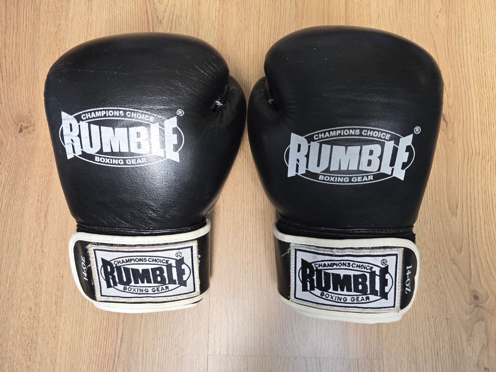 Rumble Bokshandschoenen en Stootkussens Set, Sport en Fitness, Ophalen, Gebruikt, Bokshandschoenen