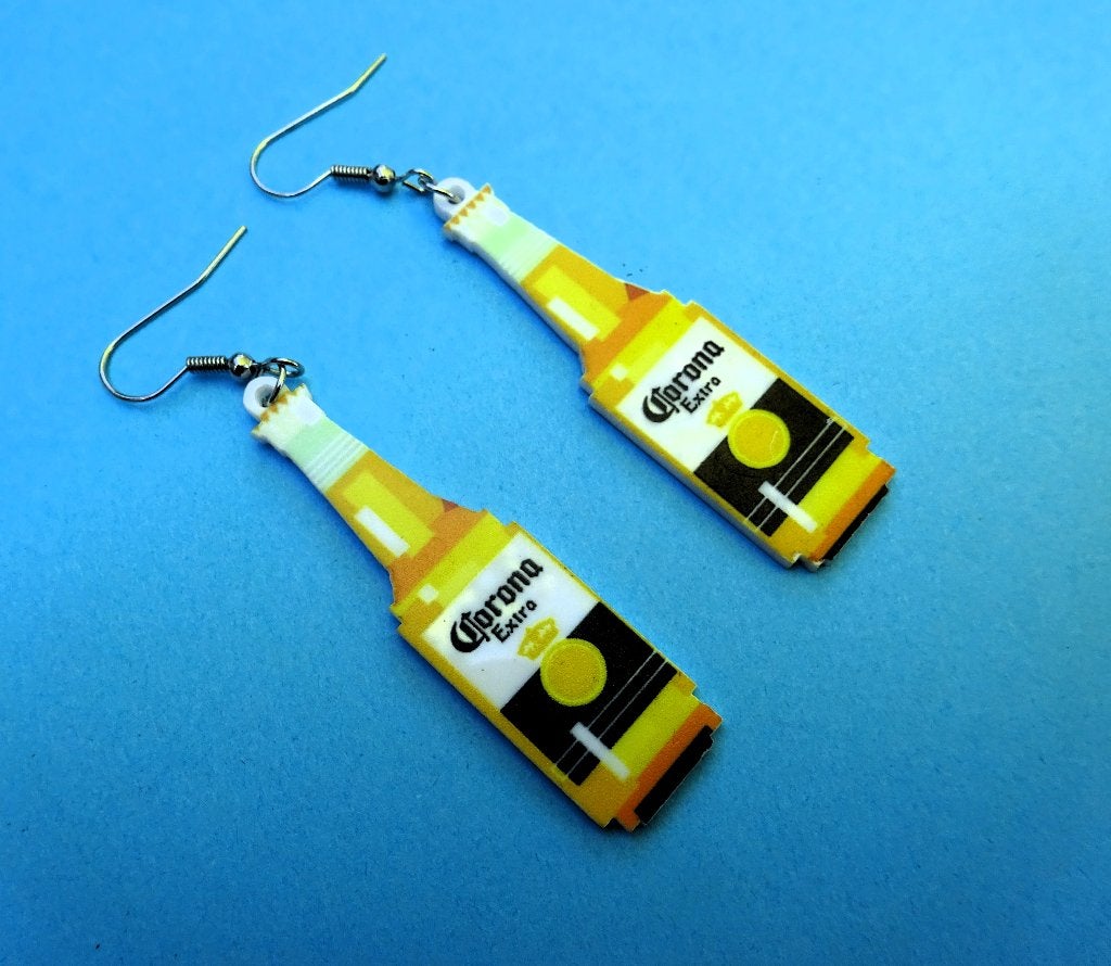 Corona bier flesjes oorhangers (kunststof), Sieraden, Tassen en Uiterlijk, Oorbellen, Overige materialen, Hangers, Verzenden, Geel