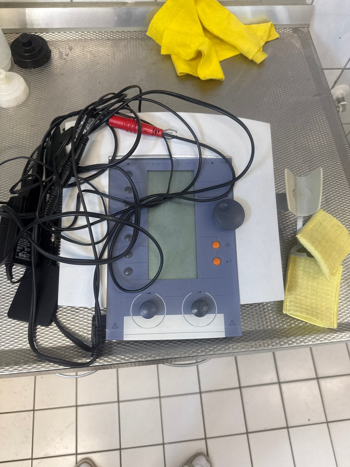 Medisch apparaat met kabels en accessoires, Ophalen, Gebruikt