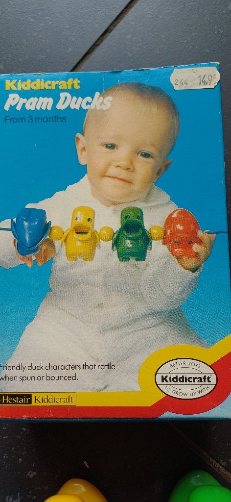 Dit is een vintage Kiddicraft Pram Ducks uit circa 1982, Ophalen of Verzenden