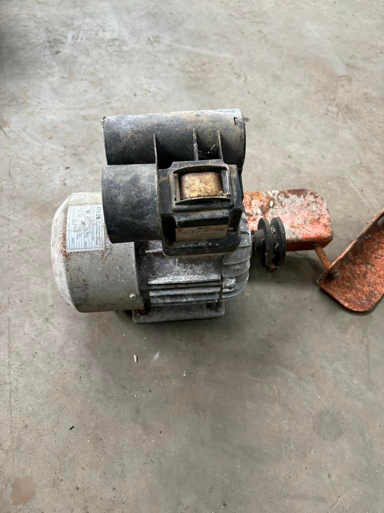 Elektromotor betonmolen 220V 1370rpm, Ophalen of Verzenden, Gebruikt