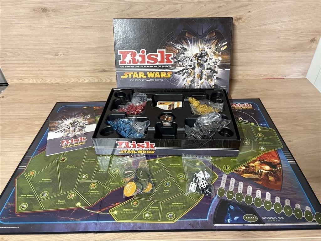 risk star wars - s4185, Hobby en Vrije tijd, Gezelschapsspellen | Bordspellen, Verzenden, Zo goed als nieuw