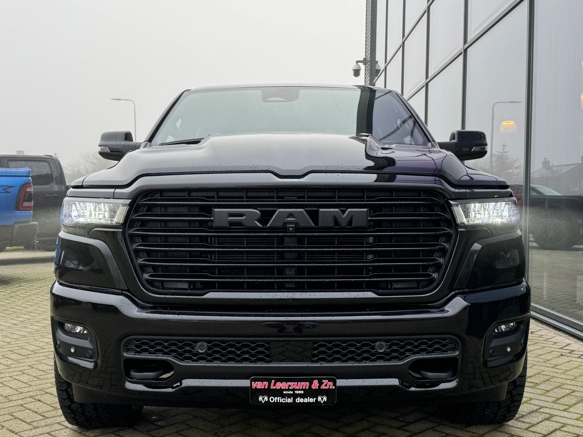 Dodge Ram 1500 Laramie Night Premium Hurricane 3 jaar garant, Automaat, Lichtsensor, Zwart, 426 pk