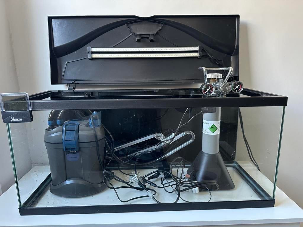 Aquarium 110 liter (inclusief CO₂ systeem & externe filter), Ophalen, Inclusief toebehoren, Gebruikt, Leeg aquarium