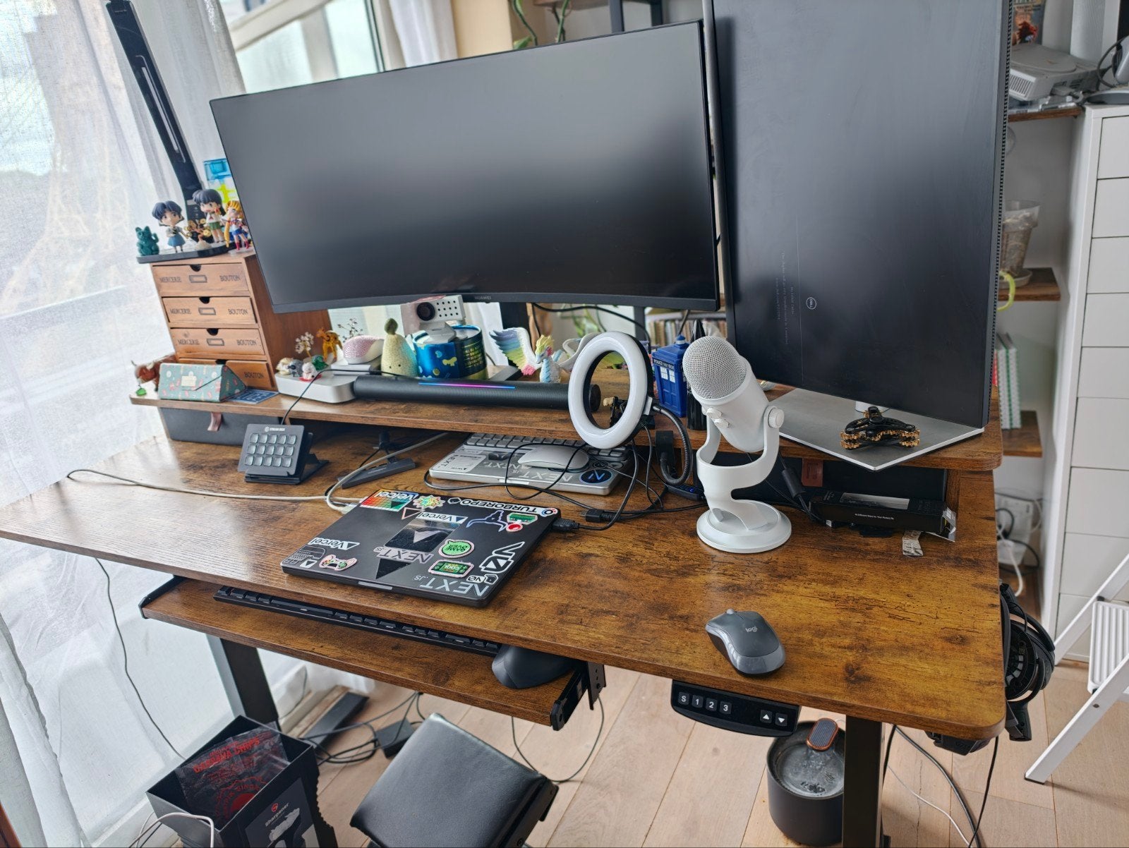 Fezibo Elektrisch Zit-Sta Bureau 120x60cm Zo goed als nie, Elektrisch, Bruin, Ophalen of Verzenden, Zo goed als nieuw