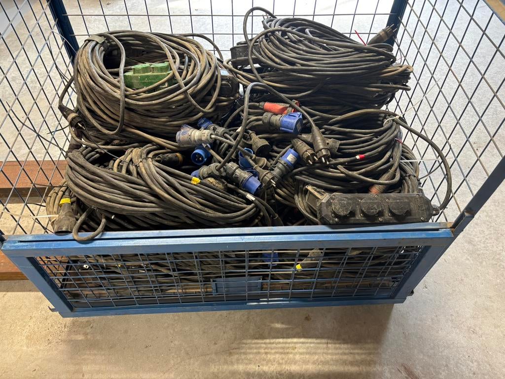 Verlengkabel verschillende lengte, Ophalen, Zo goed als nieuw, Kabel of Snoer