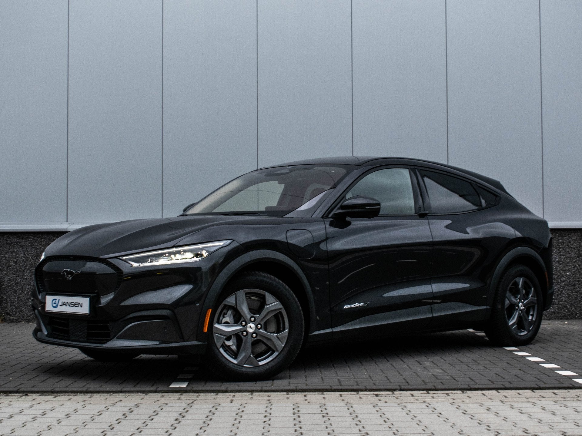 Ford Mustang Mach-E Extended RWD 98 kWh | SOH 95,8 | Pano |, Auto's, Automaat, Dealer onderhouden, Gebruikt, Zwart