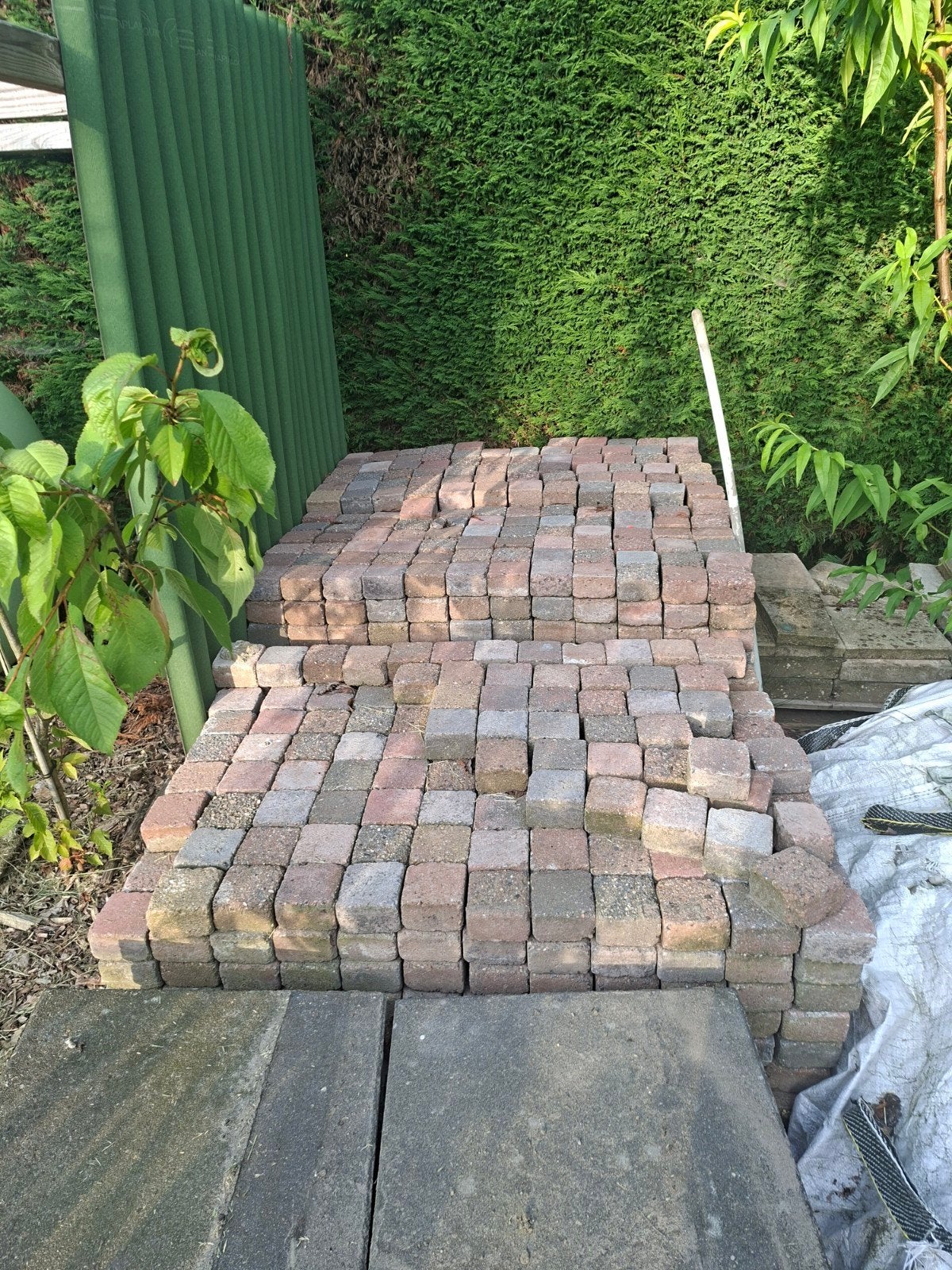 Partij koppelstones - snel ophalen!, Gebruikt, Klinkers, Ophalen of Verzenden, 10 m² of meer