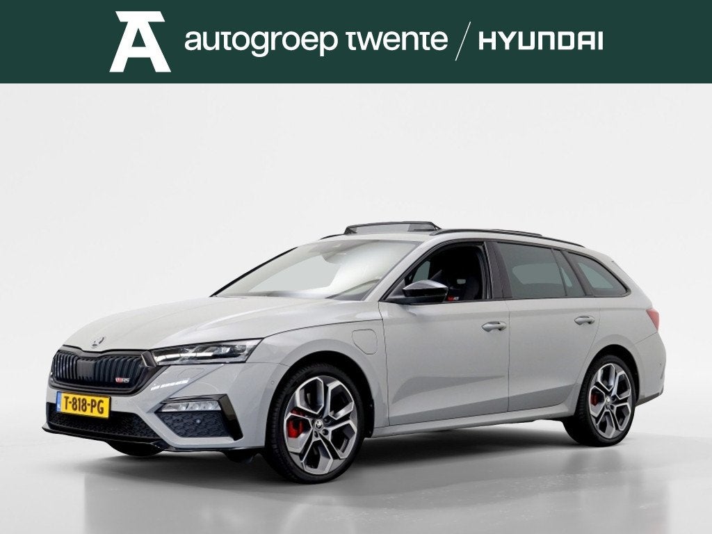 Skoda Octavia Combi 1.4 TSI RS iV Business | Nardo Grey | Pa, Auto's, Stof, Gebruikt, 4 cilinders, Hybride Elektrisch/Benzine