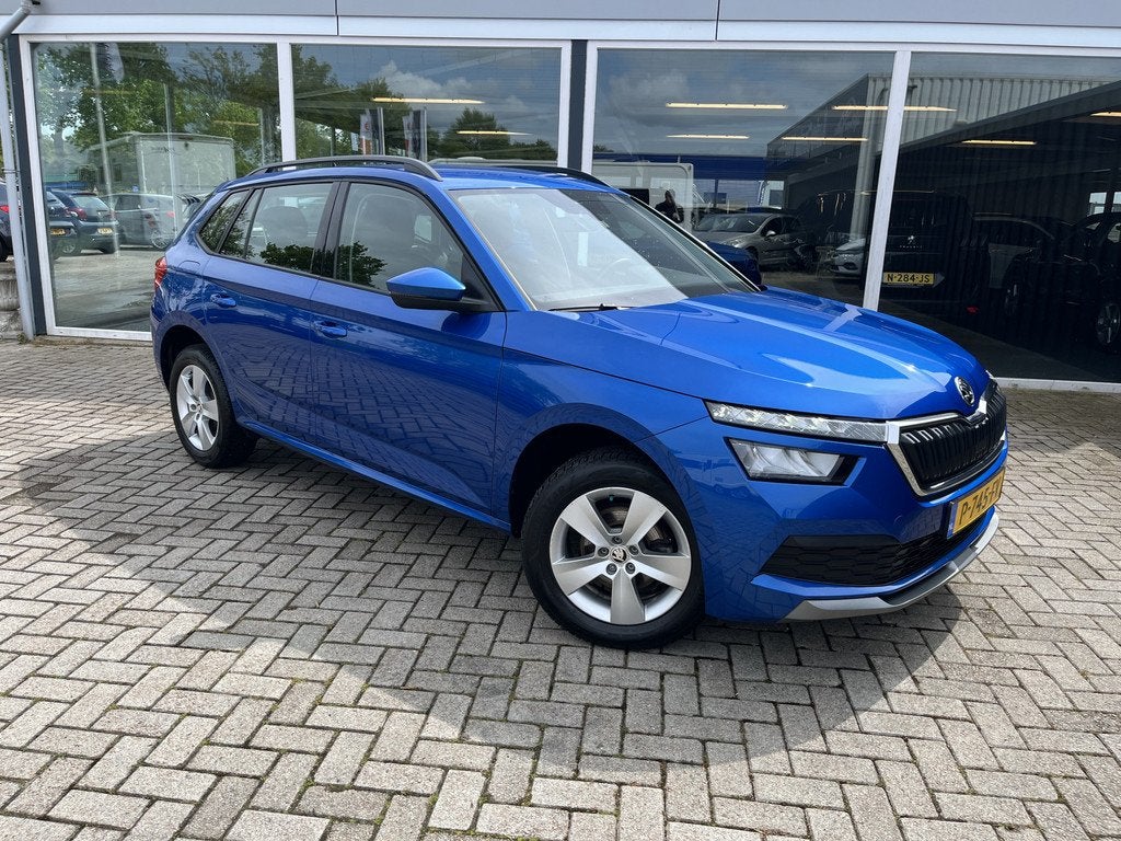 Skoda Kamiq 1.0 TSI Ambition 110PK Automaat / Carplay / Led, Auto's, Skoda, Gebruikt, Euro 6, Blauw, Origineel Nederlands