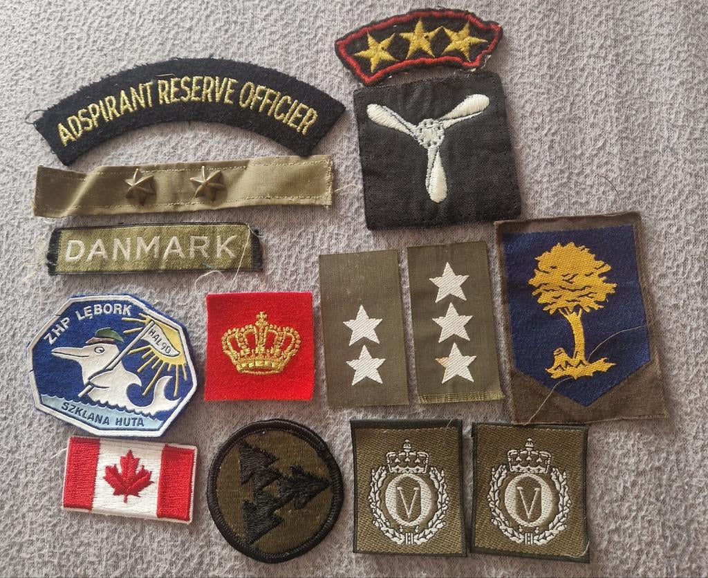 Diverse militaire emblemen en badges - los te koop, Verzamelen, Militaria | Algemeen, Overige soorten, Embleem of Badge, Overige gebieden