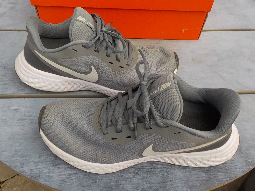 grijze Nike Revolution 5 sportschoenen maat 41, Overige kleuren, Sportschoenen, Nike, Ophalen of Verzenden