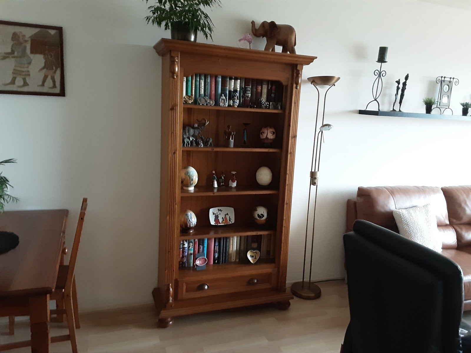 grenen boekenkast H 194 B 95 b 25    €25,00, Ophalen