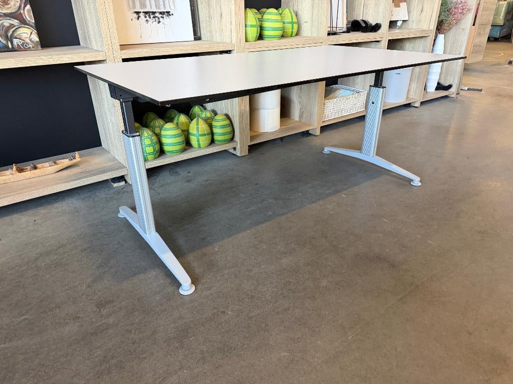 Lensvelt Verstelbaar bureau met slinger, kabelgoot, 24 st, Huis en Inrichting, 90 cm, 160 cm, Gebruikt, Ophalen of Verzenden