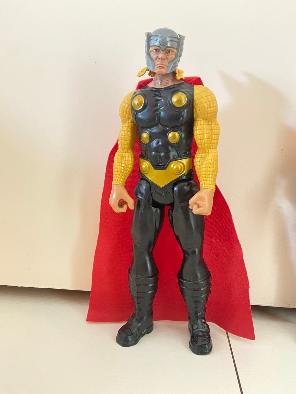 Thor figuur 30 cm, Ophalen, Zo goed als nieuw, 134 t/m 140, Jongen of Meisje