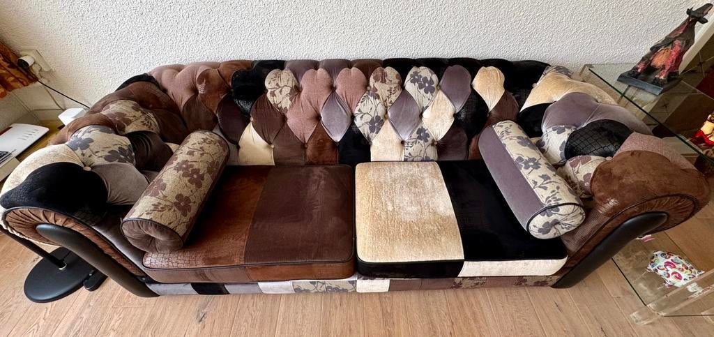 Laatste kans: Chesterfield bank in patchwork uitvoering, Ophalen, Gebruikt, Klassiek, Tweepersoons