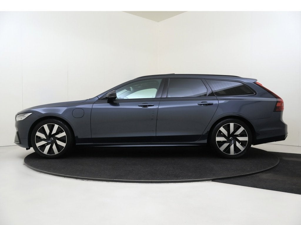 Volvo V90 2.0 T6 AWD Ult. Dark | Stoelkoeling | H&K Audio |, Auto's, Volvo, 4 cilinders, Blauw, 1975 kg, Hybride Elektrisch/Benzine