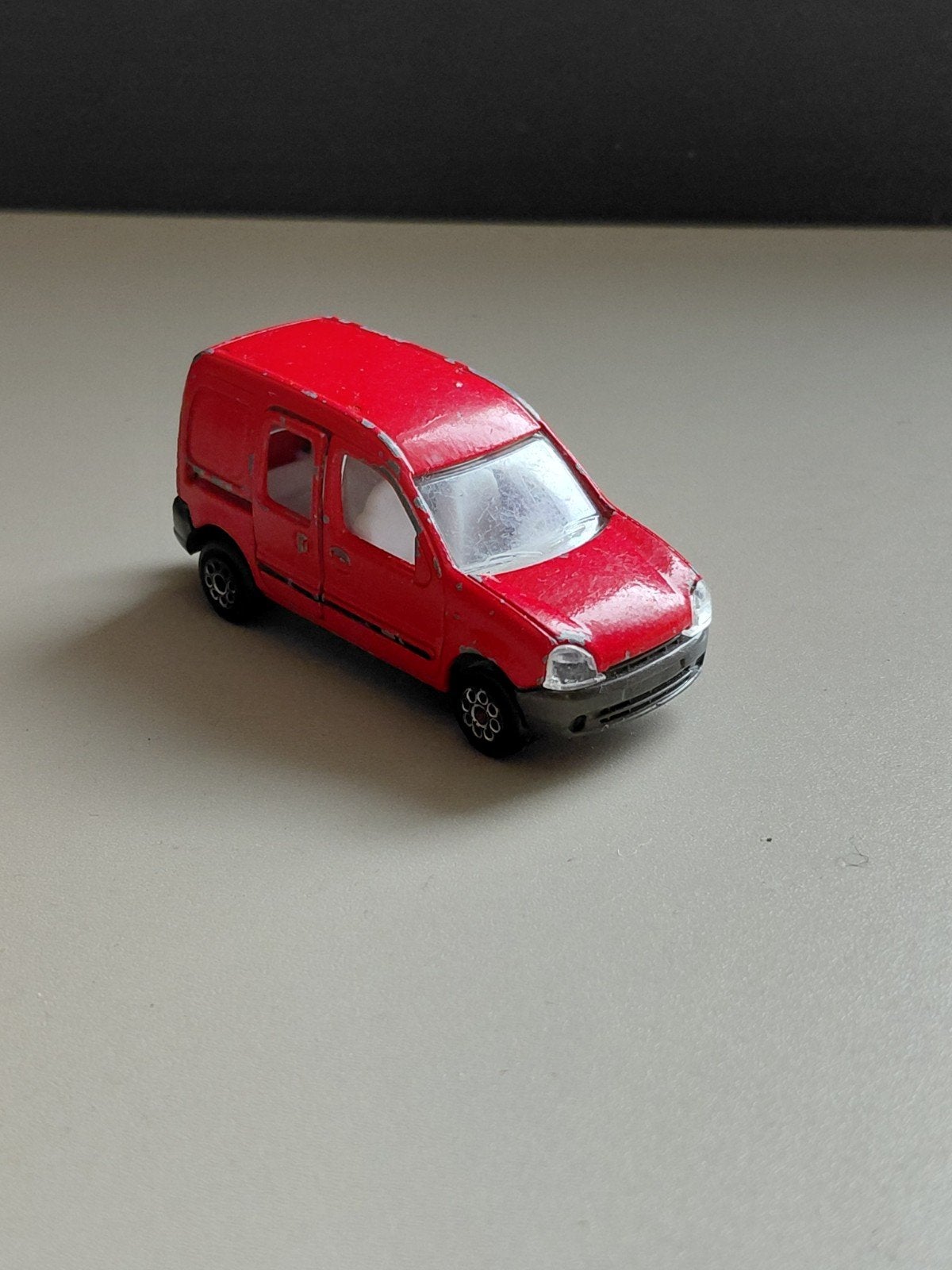 Majorette Renault Kangoo Pinder Rood No 288 289 1:60, Hobby en Vrije tijd, Ophalen of Verzenden, Gebruikt, Auto