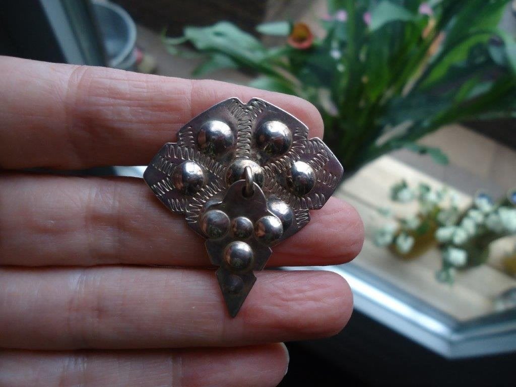 mooie echt zilveren broche JUHLS KAUTOKEINO noorwegen, 4 tot 7 cm, Ophalen of Verzenden, Zo goed als nieuw, Zilver