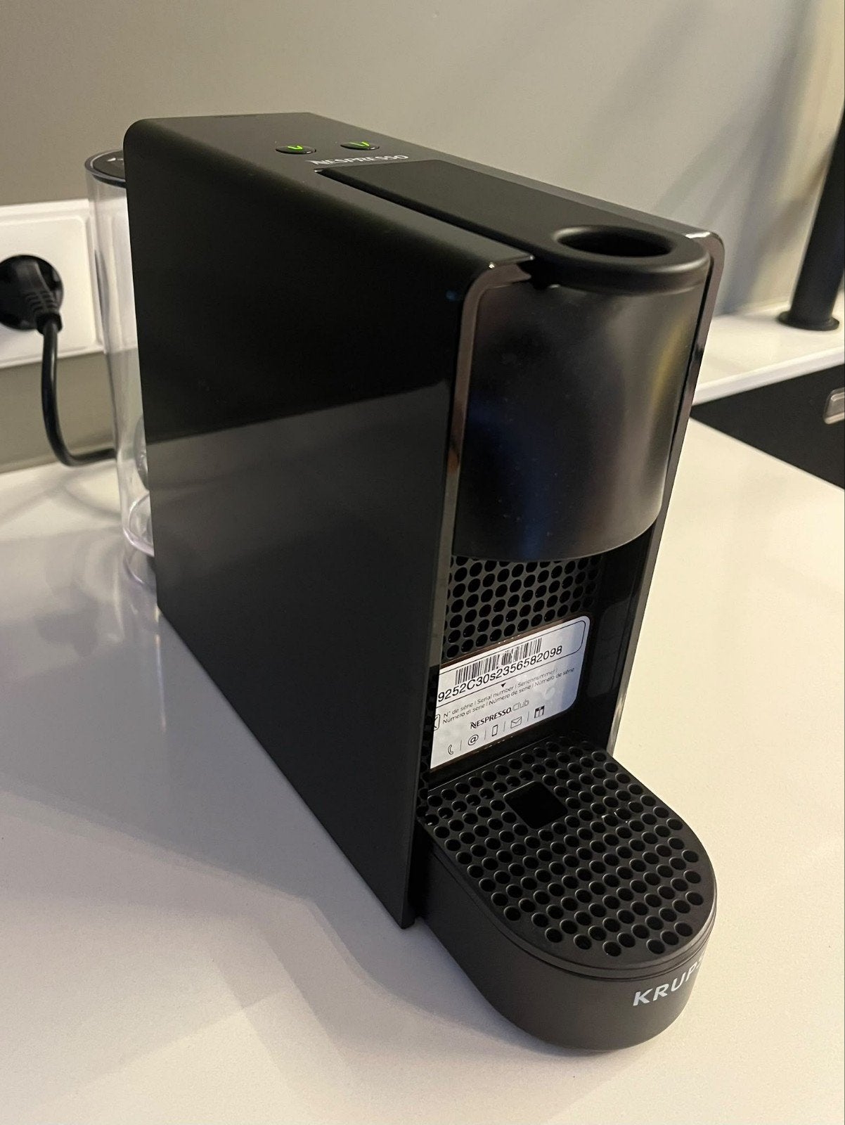 Nespresso Krups Essenza Mini - Zwart, Witgoed en Apparatuur, Gebruikt, Espresso apparaat, Ophalen of Verzenden, 1 kopje