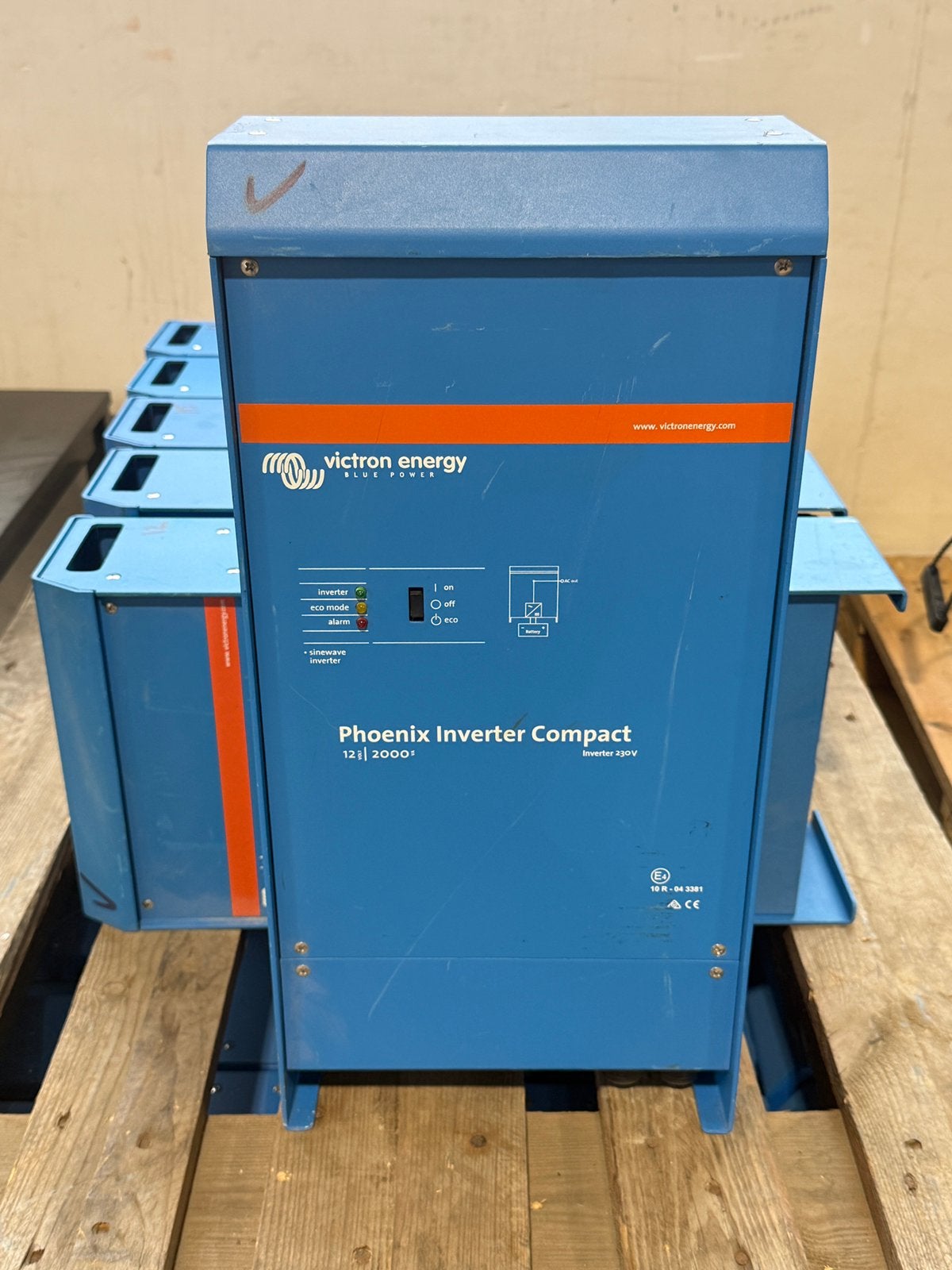 Victron omvormer 12v 2000va | Phoenix Inverter | 6x voorraad, Ophalen of Verzenden, Gebruikt, Overige typen