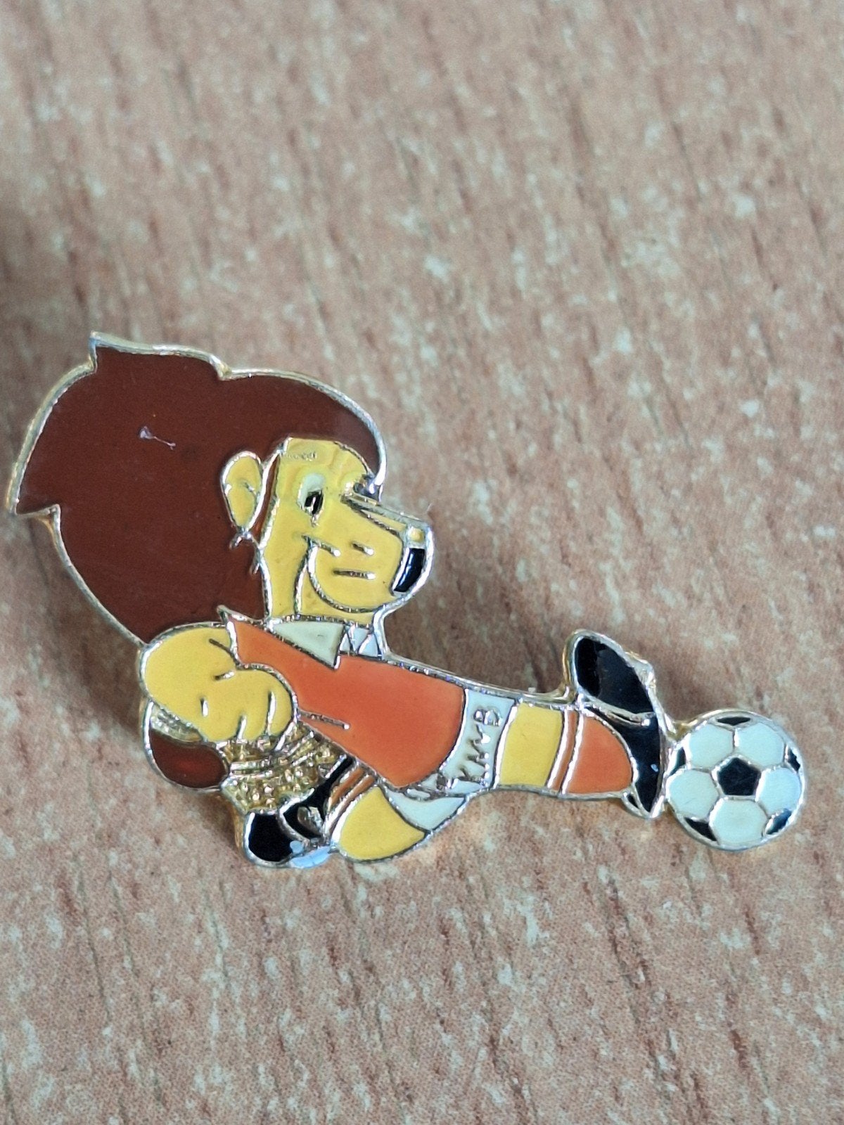 KNVB Loeki de Leeuw pin, 1993 (#2), Ophalen of Verzenden, Zo goed als nieuw, Overige binnenlandse clubs, Overige typen