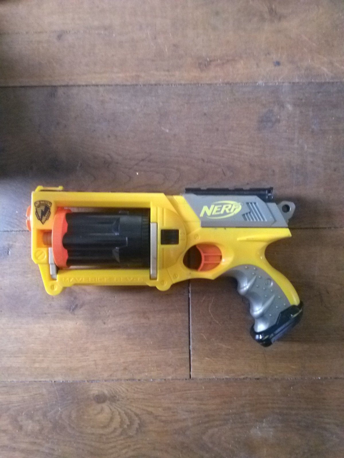 Nerf Maverick Rev-6 Blaster - 28 cm, Ophalen of Verzenden, Jongen of Meisje