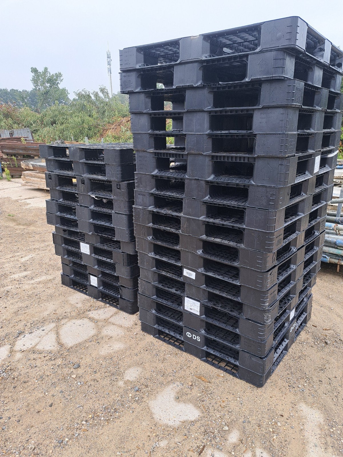 zwarte kunststof pallet  5 e, Ophalen of Verzenden