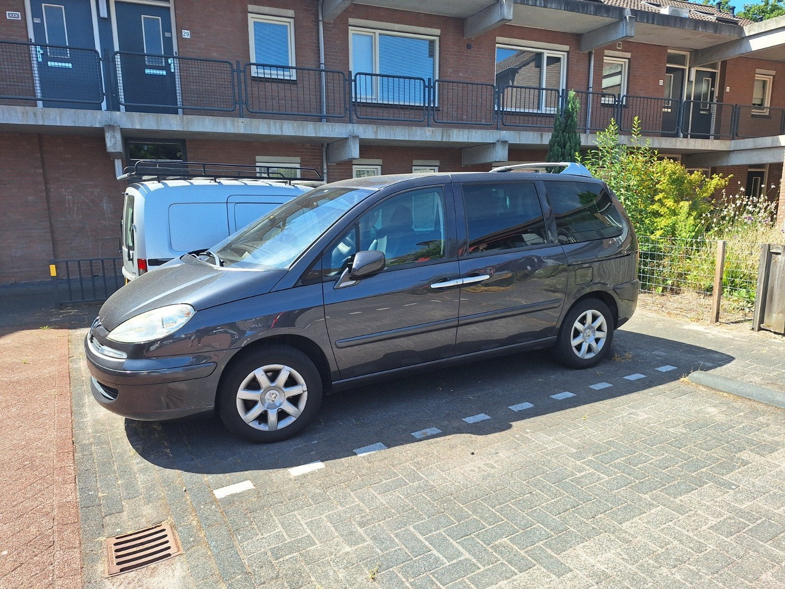 Peugeot 807 2.0 16V 2008 Grijs, Auto's, Peugeot, Voorwielaandrijving, 8 stoelen, 4 cilinders, Handgeschakeld