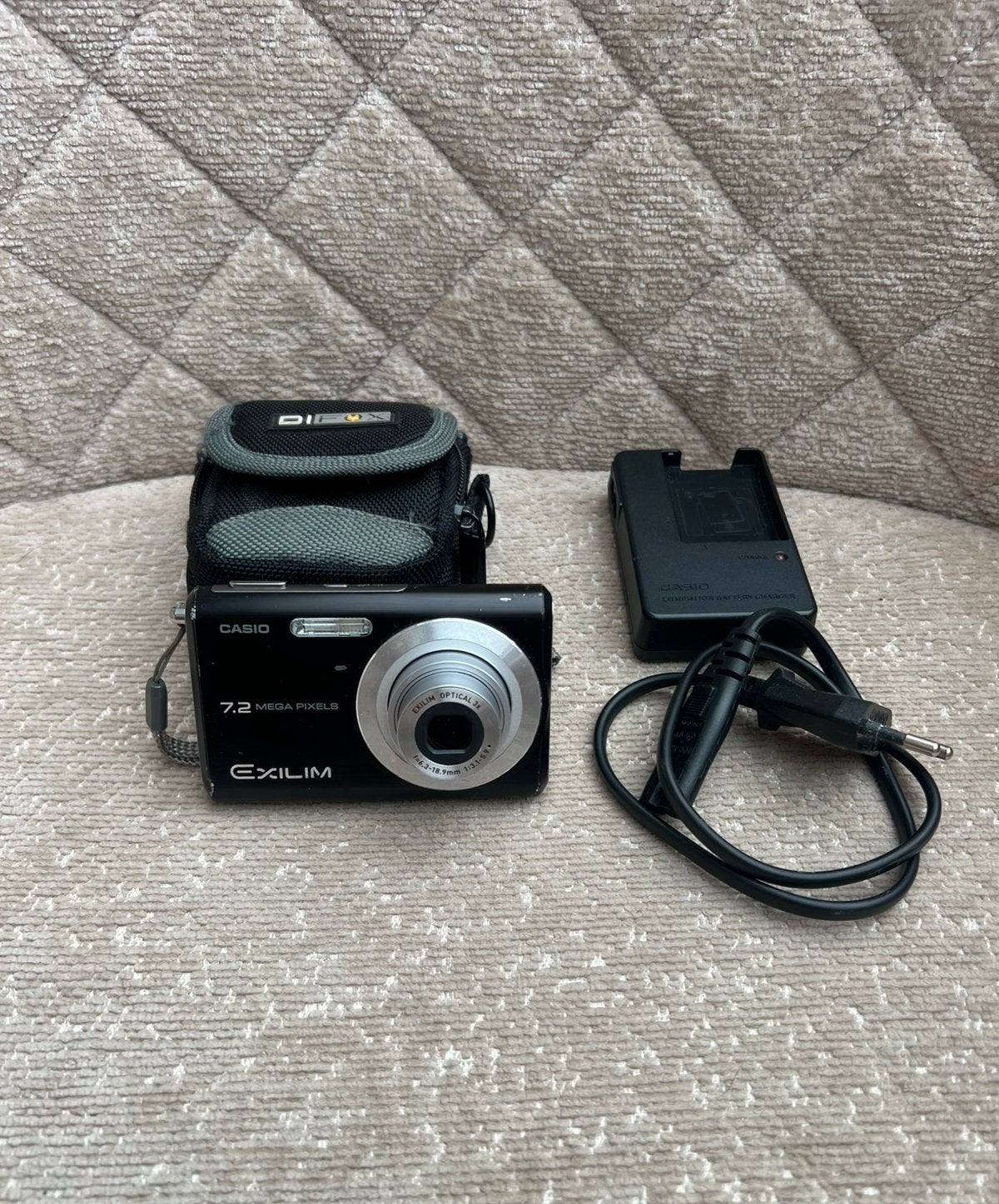 Casio Exilim EX-Z11, een ultracompacte digitale camera, Ingebouwde flitser, Zo goed als nieuw, Compactcamera, 4 t/m 7 keer