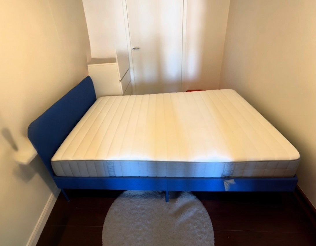 Ikea Slattum double bed with Vesteröy mattress 140x200, Ophalen, Verstelbaar, Wit, Tweepersoons