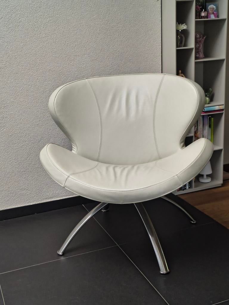 Draaifauteuil Peggy van Bree's new world., Huis en Inrichting, Fauteuils, Design, 75 tot 100 cm, Ophalen of Verzenden, Zo goed als nieuw