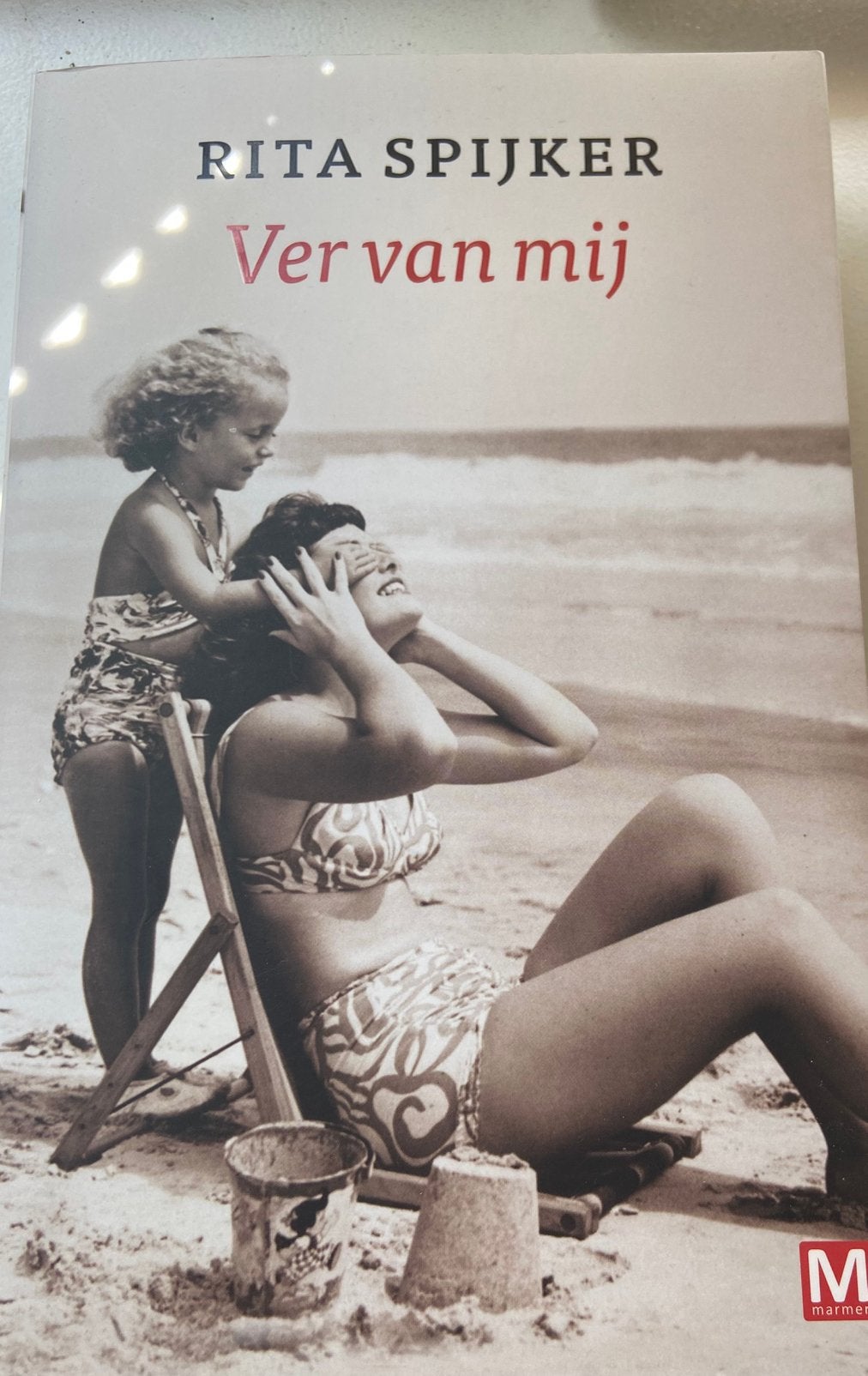 Ver van mij., Ophalen of Verzenden, Gelezen