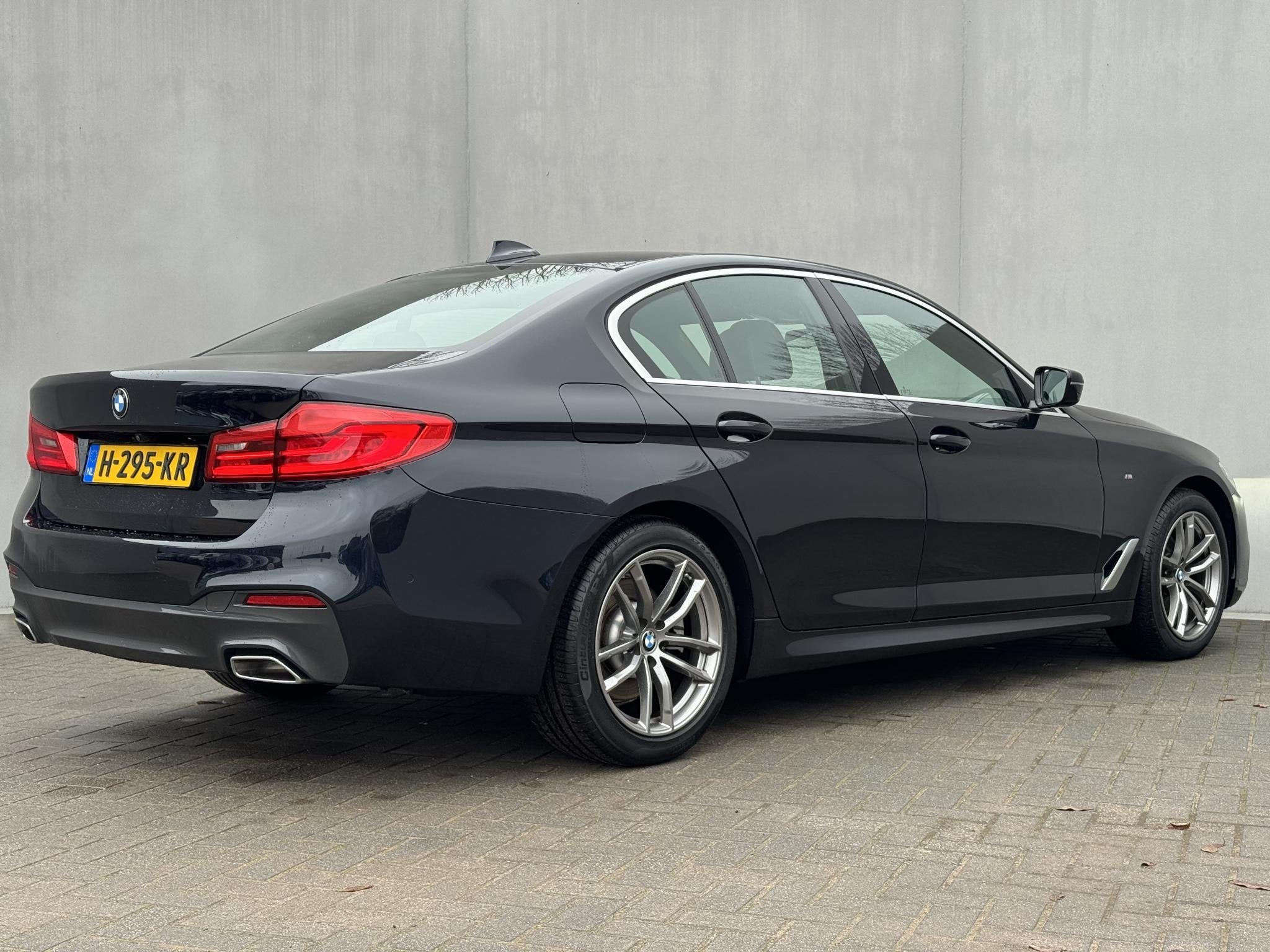 BMW 5-serie 520i High Executive Edition M - Sport / Elektris, Auto's, Automaat, 1998 cc, Achterwielaandrijving, Gebruikt