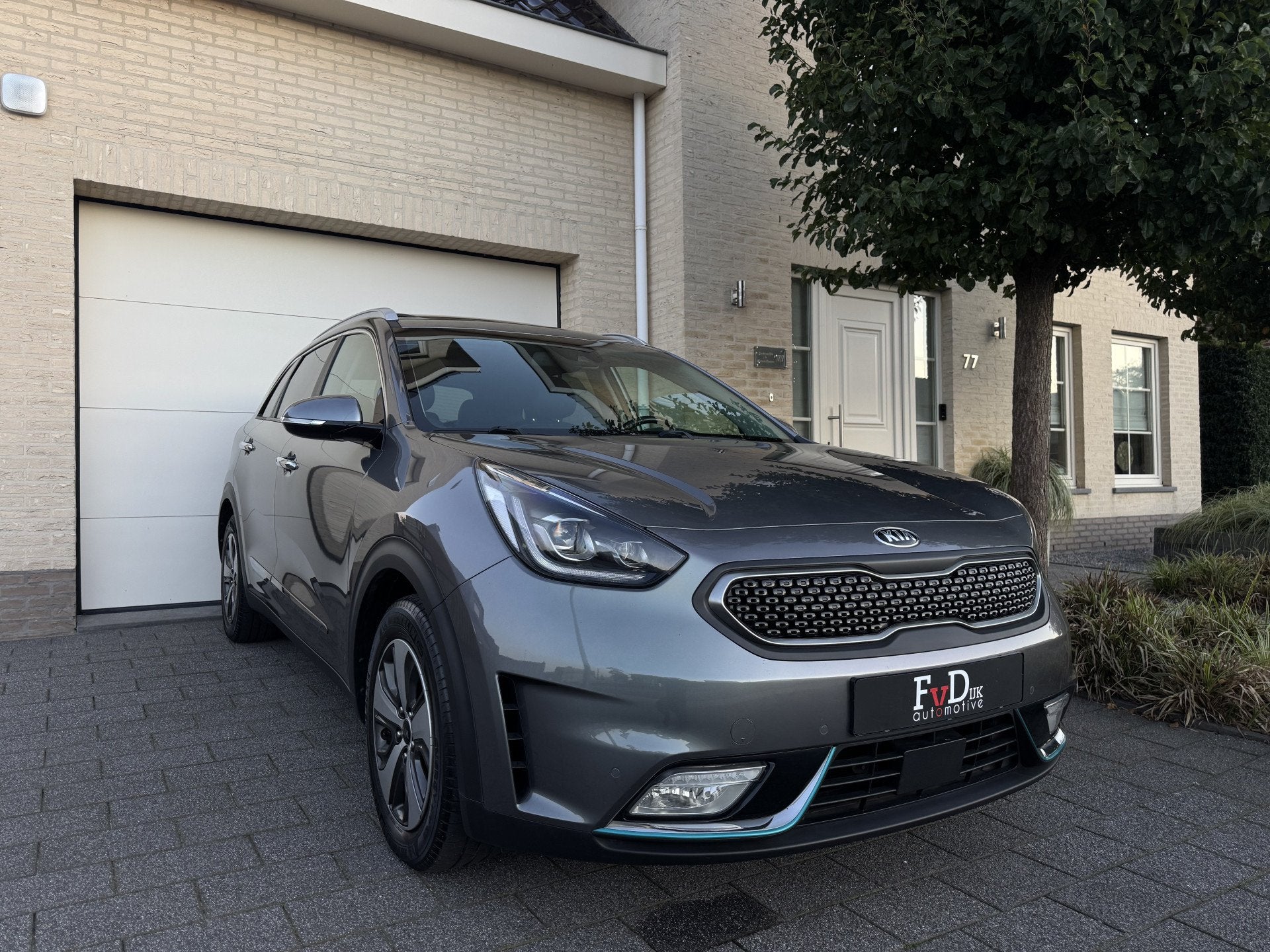 Kia Niro 1.6 GDi PHEV ExecutiveLine Schuifdak Navi Leder Stu, Auto's, Dealer onderhouden, 77 km/l, Gebruikt, Zwart