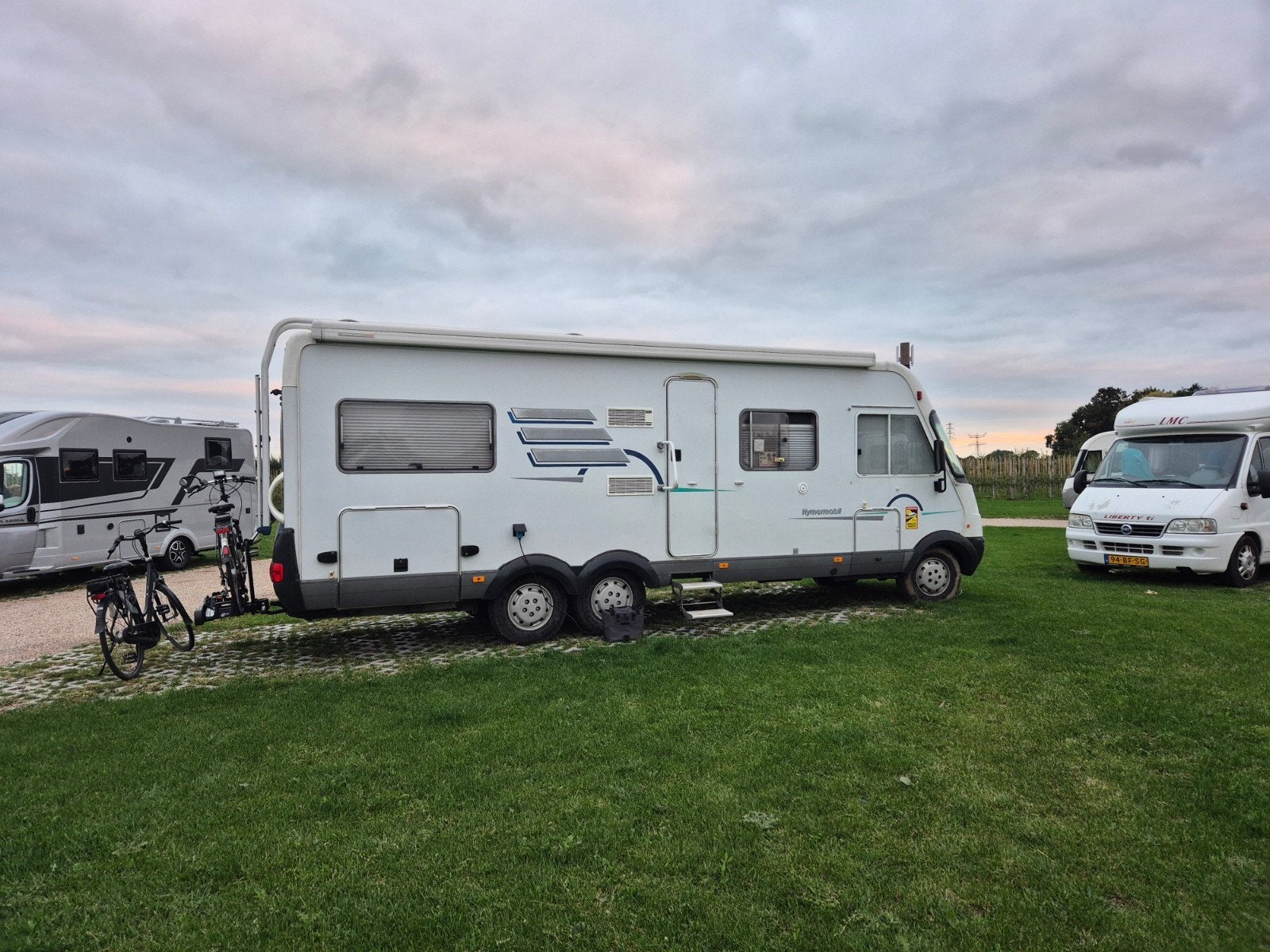 Luxe Hymer B 754 Integraal Camper (2000) – Ultiem Off-Grid, Caravans en Kamperen, Ophalen