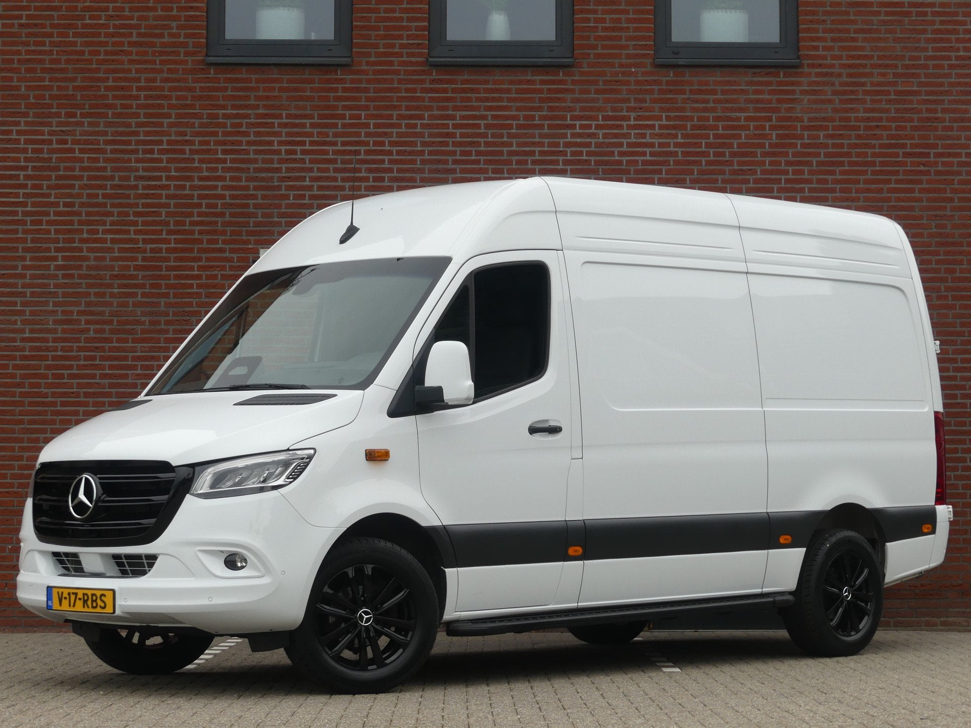 Mercedes-Benz Sprinter 317 CDI L2H2 LED/Camera/Geveerde stoe, Auto's, Bestelauto's, Automaat, Achterwielaandrijving, Gebruikt