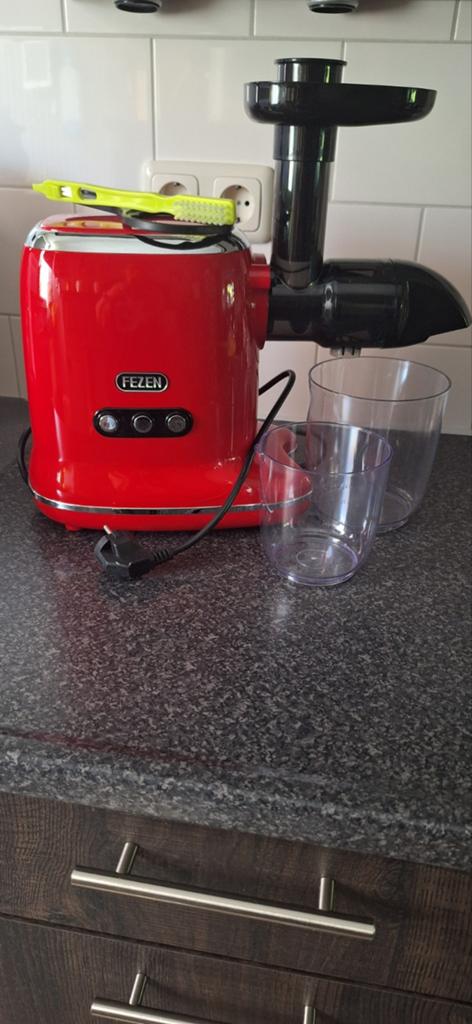 Fezen Slowjuicer Rood - Zo goed als nieuw, Witgoed en Apparatuur, Juicers, Ophalen of Verzenden, Zo goed als nieuw, Elektrisch