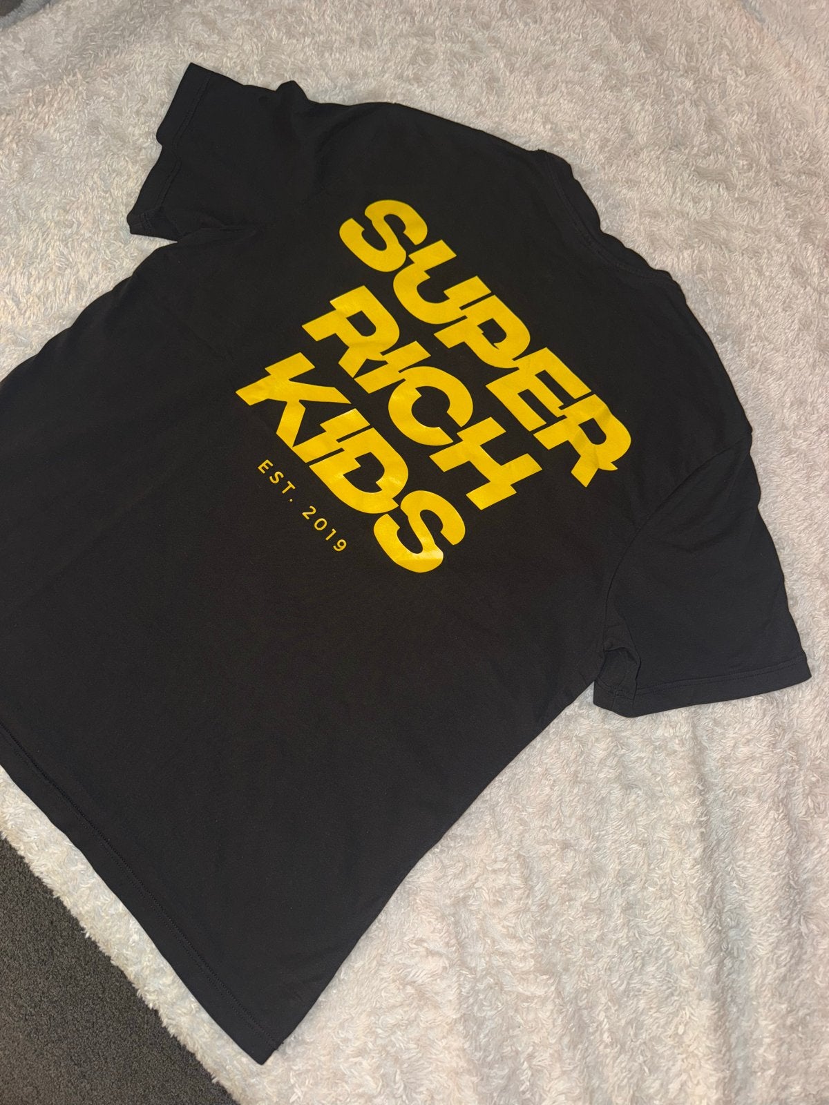 Super Rich Kids T-shirt Zwart met Gele Opdruk, Ophalen of Verzenden, Nieuw, Overige maten, Zwart