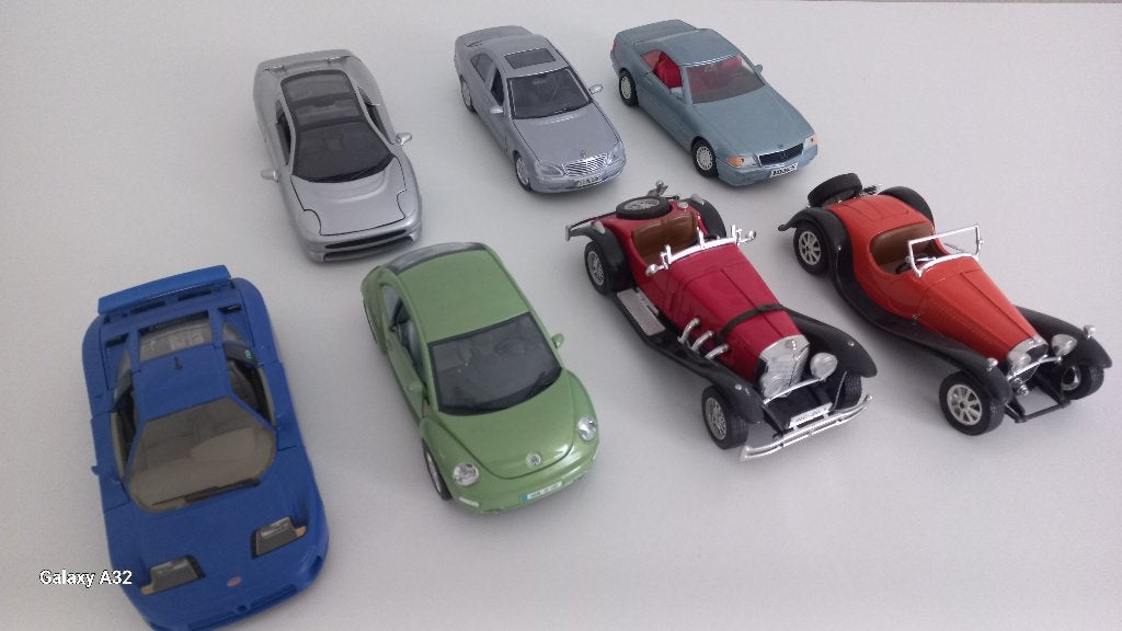 7 modelauto's schaal 1:24, Ophalen, Gebruikt, Auto, Bburago