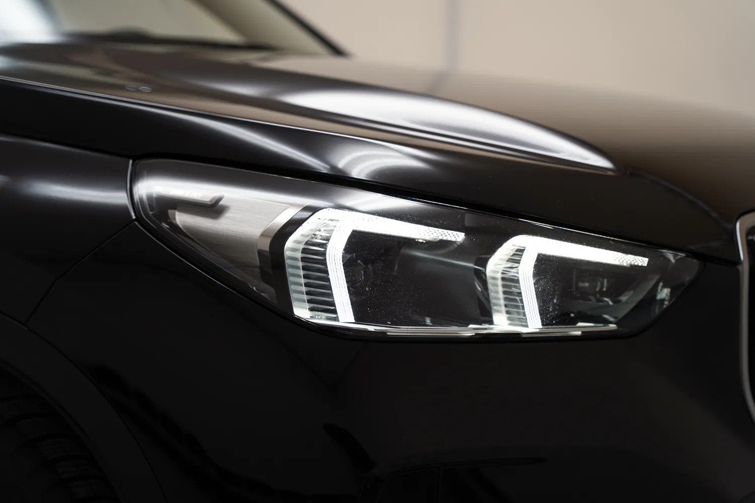 Foto 34 van BMW X1 xDrive25e M Sport Shadow [ SOH 92,5% ] [ LED HUD 360