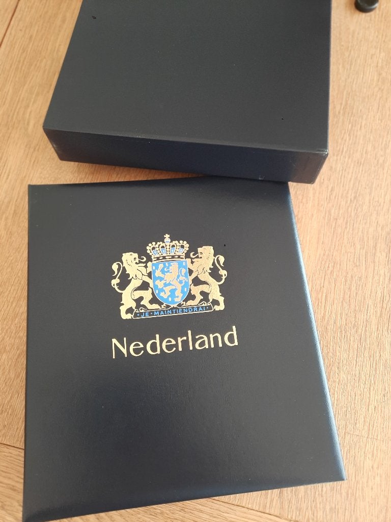 Nederland. Lege DAVO IV. 1990-1996. Met cassette, Ophalen of Verzenden, Verzamelalbum