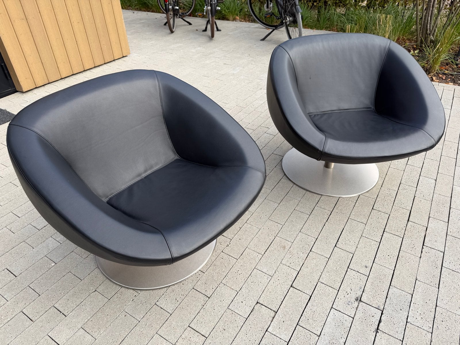 2x Andreu World draaibare fauteuils, zwart leer, Ophalen, Gebruikt, Twee, Zwart
