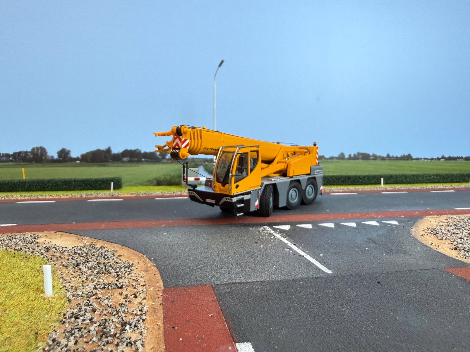 Conrad Liebherr LTC1045-3.1 mobiele telekraan schaal 1:50, Ophalen of Verzenden, Zo goed als nieuw, Hijskraan, Tractor of Landbouw