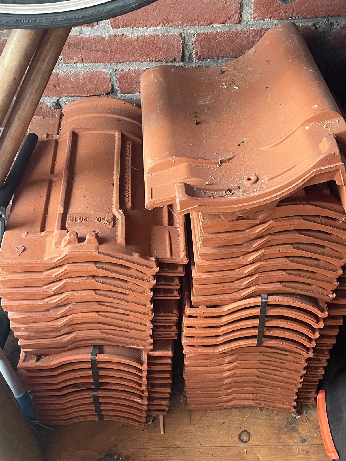 Dakpannen. Nieuw. 25 stuks, Doe-het-zelf en Verbouw, Ophalen, Gebruikt, Steen of Klei, 15 m² of meer