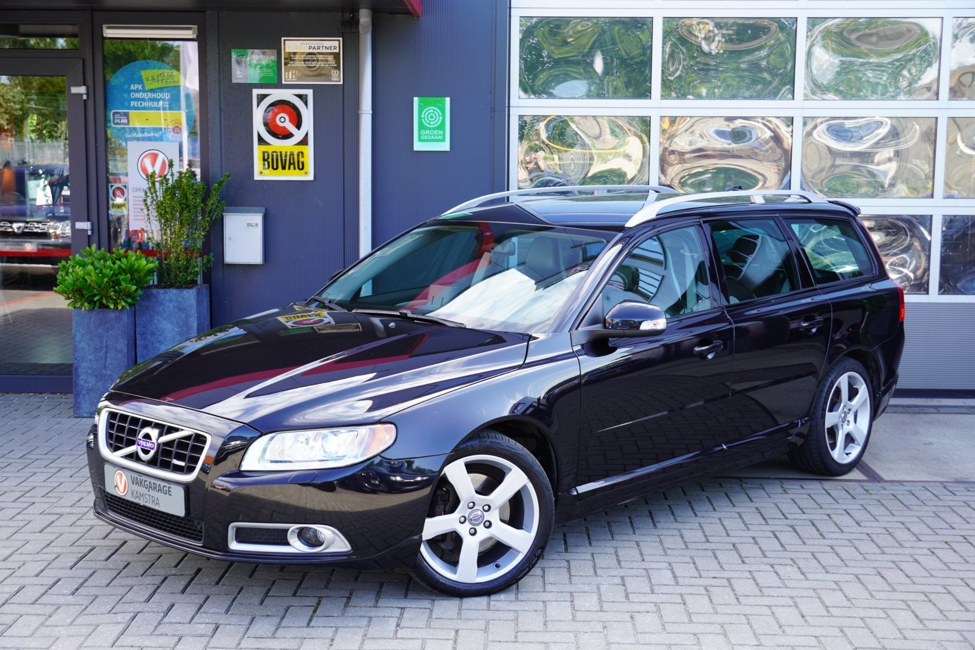 Volvo V70 2.0T R-Edition 203PK Leder/Navi/Clima/Cruise/PDC, Euro 5, 4 cilinders, Zwart, 203 pk