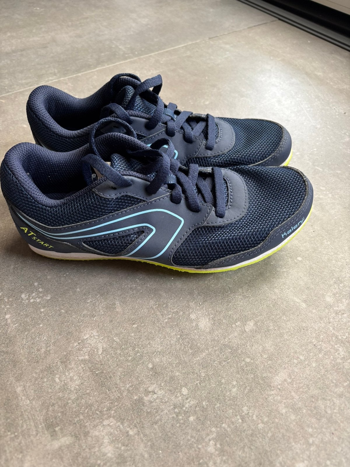 Decathlon spikes maat 35, Zo goed als nieuw, Spikes, Hardlopen, Ophalen