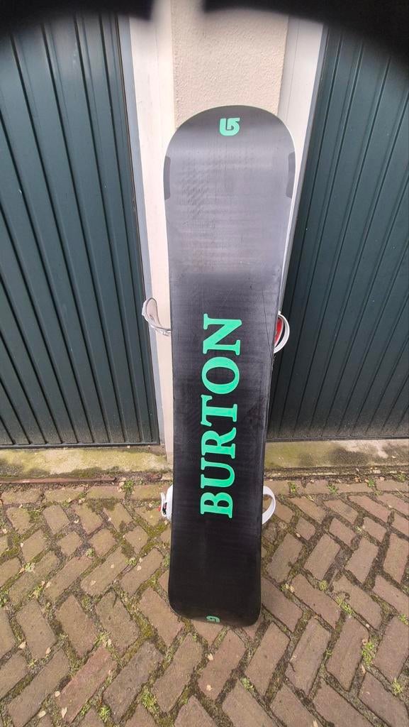 Burton snowboard met bindings, Sport en Fitness, Snowboarden, Ophalen of Verzenden, Gebruikt, Board