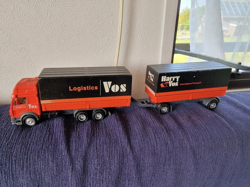 Harry Vos Logistics Vrachtwagen met Aanhanger Speelgoed, Ophalen of Verzenden, Zo goed als nieuw