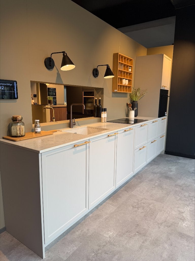 KVIK Celleno arizona beige - showroom keuken, Nieuw, Enkelwandige keuken, Ophalen of Verzenden, Composiet